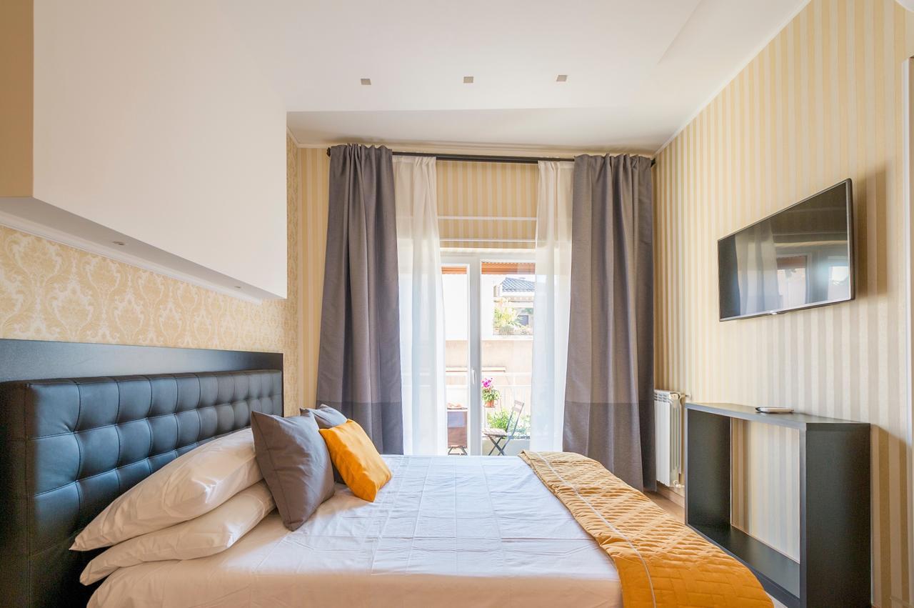 Happy Holiday In Rome B&B Zewnętrze zdjęcie