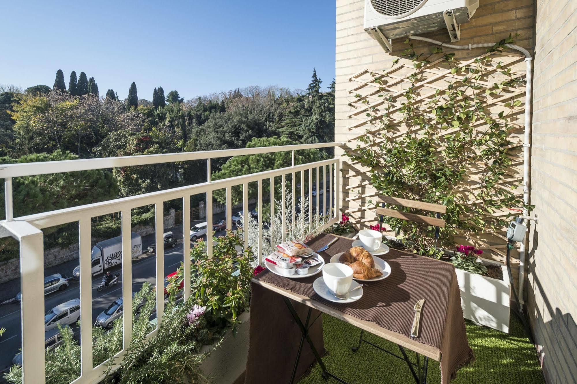 Happy Holiday In Rome B&B Zewnętrze zdjęcie